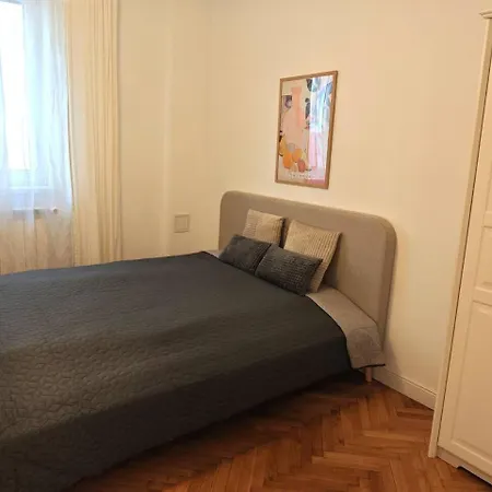 شقة Stylish 2 Bdrm, 5 Guests, Serdika Mall, Oborishte صوفيا