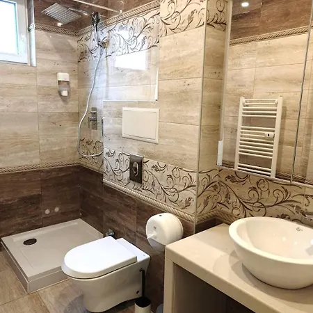 Stylish 2 Bdrm, 5 Guests, Serdika Mall, Oborishte شقة صوفيا