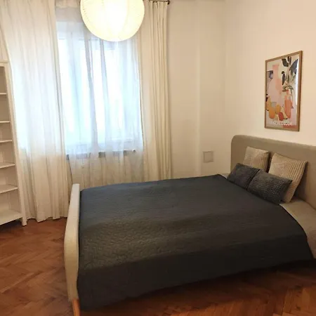 Stylish 2 Bdrm, 5 Guests, Serdika Mall, Oborishte Apartmán Sofie