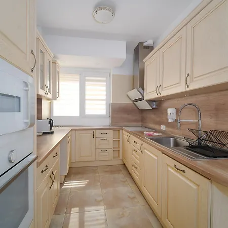 Stylish 2 Bdrm, 5 Guests, Serdika Mall, Oborishte