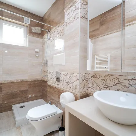 Stylish 2 Bdrm, 5 Guests, Serdika Mall, Oborishte شقة *