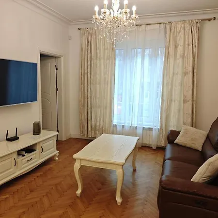 Stylish 2 Bdrm, 5 Guests, Serdika Mall, Oborishte Appartement *